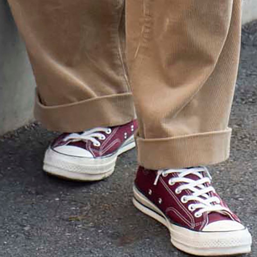 「コンバース」が人気完全復活！ 街角スナップ10選に見るローテク賢者の足元事情 - 22枚目の画像