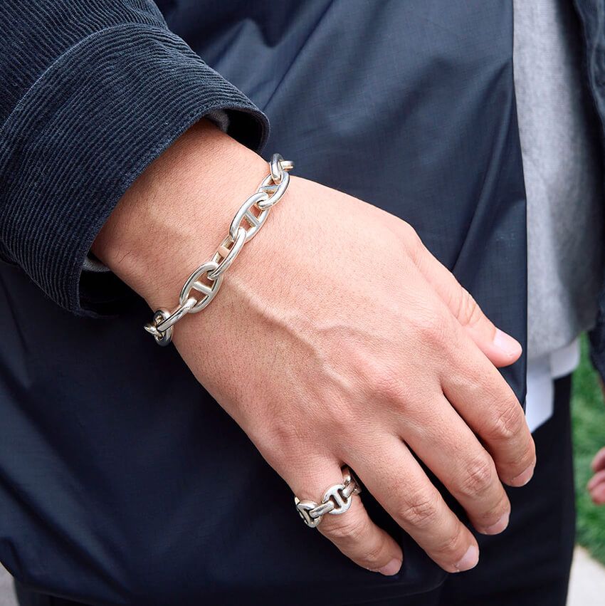 オメガの名機「シーマスター」愛用者4選。街の大人はどんな着こなしに合わせている？ - 8枚目の画像