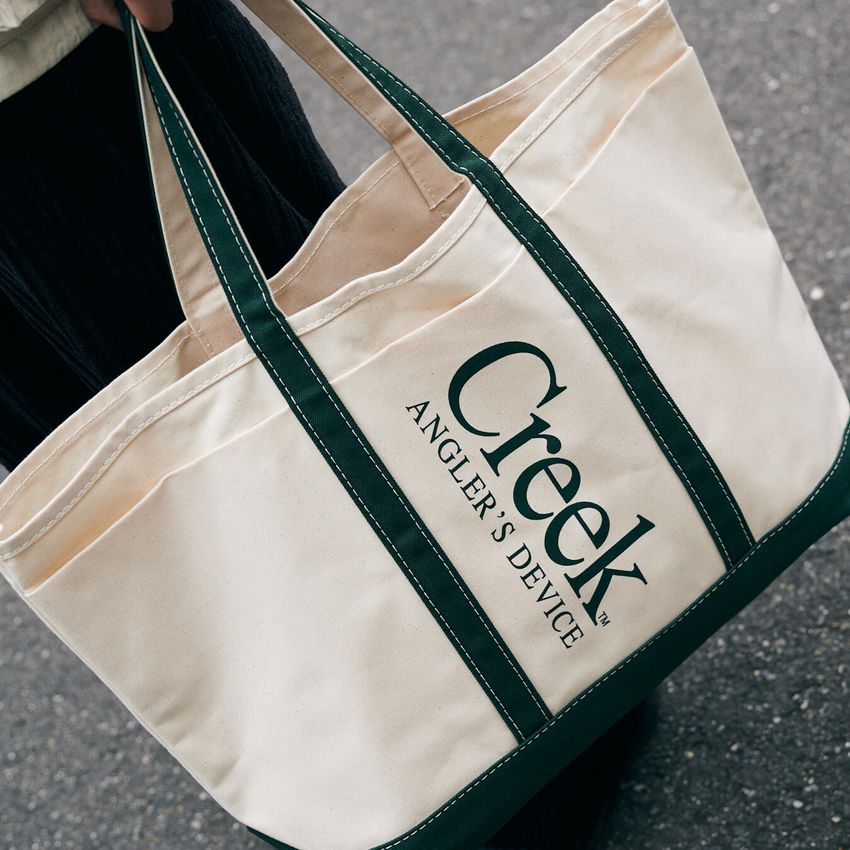 【冬の最強コンビ発見】都会的な黒パンツにダイワ ピア39の“多ポケ”アウターが洒脱な大人3選 - 10枚目の画像