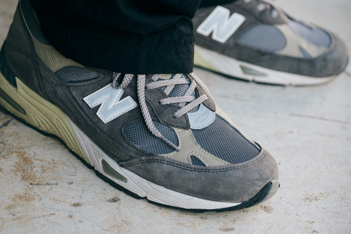 【New Balance】コーディネートしやすい！厚底スニーカー グレー New Balance】コーディネートしやすい！厚底スニーカー グレー