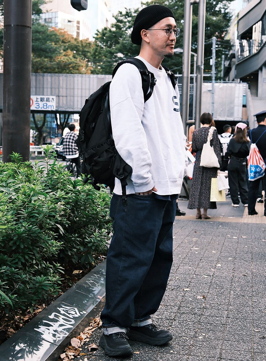 「オン」「サロモン」2強ハイスペックスニーカーは何が人気？ 洒落た5人をスナップで - 3枚目の画像