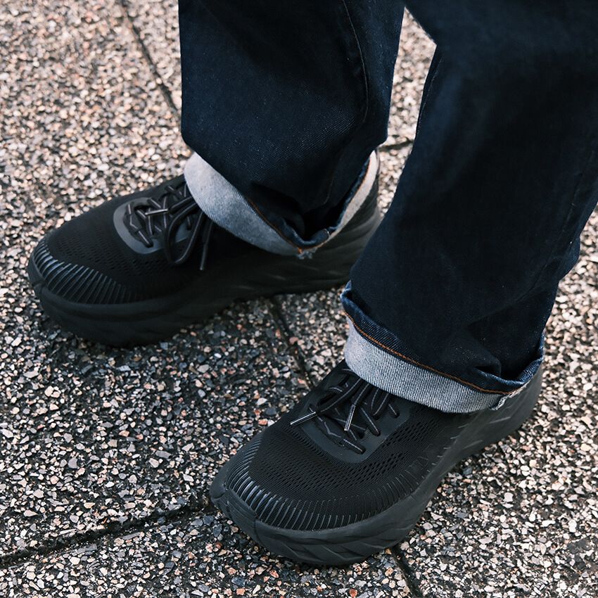 「オン」「サロモン」2強ハイスペックスニーカーは何が人気？ 洒落た5人をスナップで - 4枚目の画像