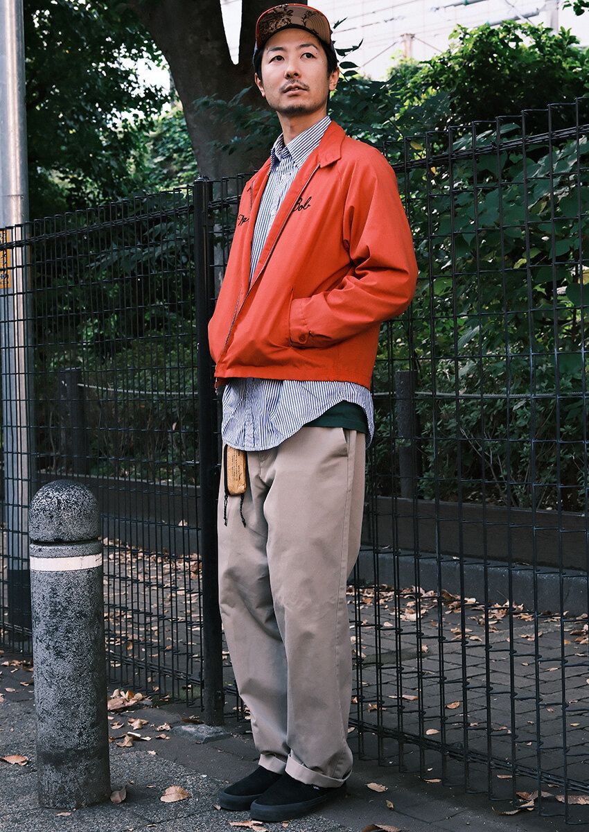 【35歳以上のシャツコーデ】冬も頼りたい“青いストライプ”！レイヤードの成功例3選 - 2枚目の画像