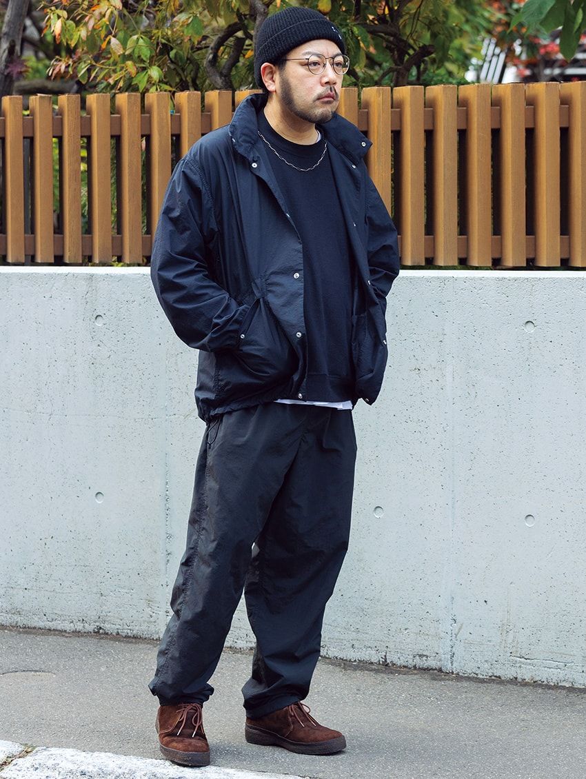 ジャケット、パンツ=ともにザ・ノース・フェイス パープルレーベル スウェット=ゴールドウイン メガネ=レイバン 靴=サンダース