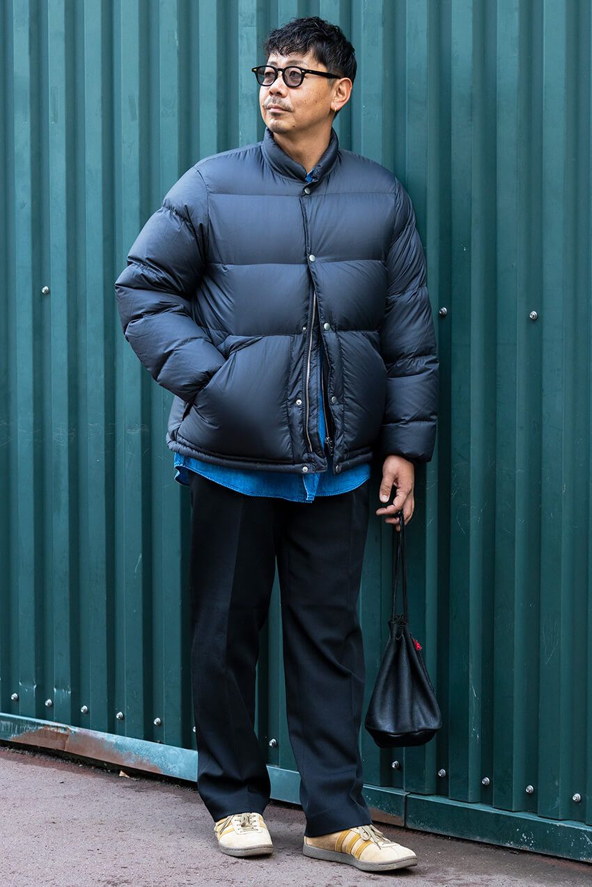 レイヤードで魅せる冬の「デニムシャツ」コーデ！ “味わい”と“軽快感”を取り入れた街角の3人 - 4枚目の画像