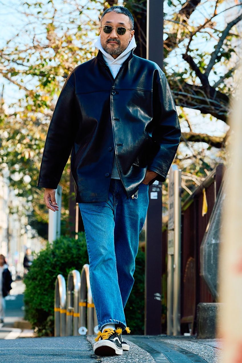 “ストリートスタイル”を一撃で大人仕様に！スラックス、マフラー、革ジャンの正しい使い方 - 5枚目の画像