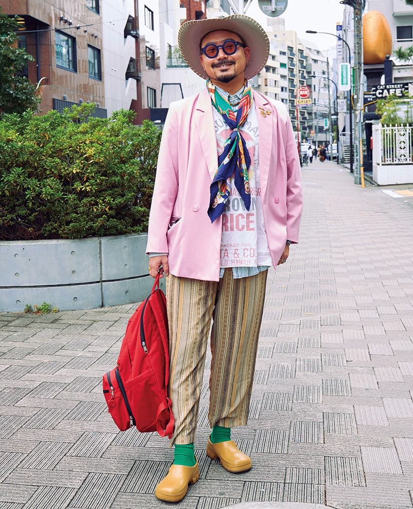 ジャケット＝H&M　靴＝ビルケンシュトック