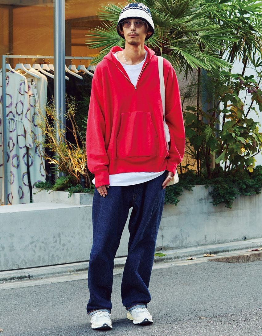 パーカ＝アプレッセ　デニム＝コモリ