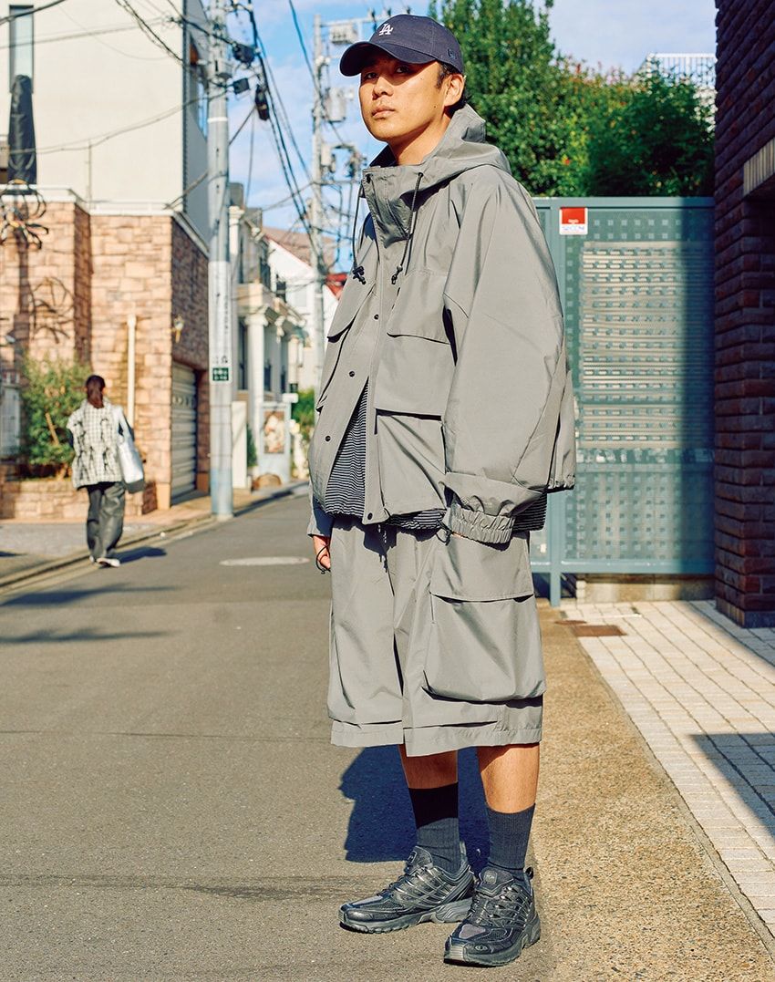 ジャケット、ショーツ＝ともにクレスト