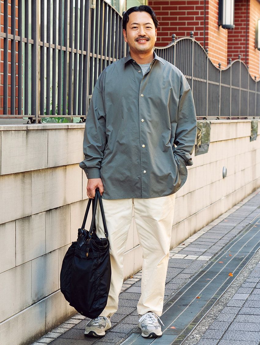 ジャケット＝リラクス　パンツ＝スティル バイ ハンド