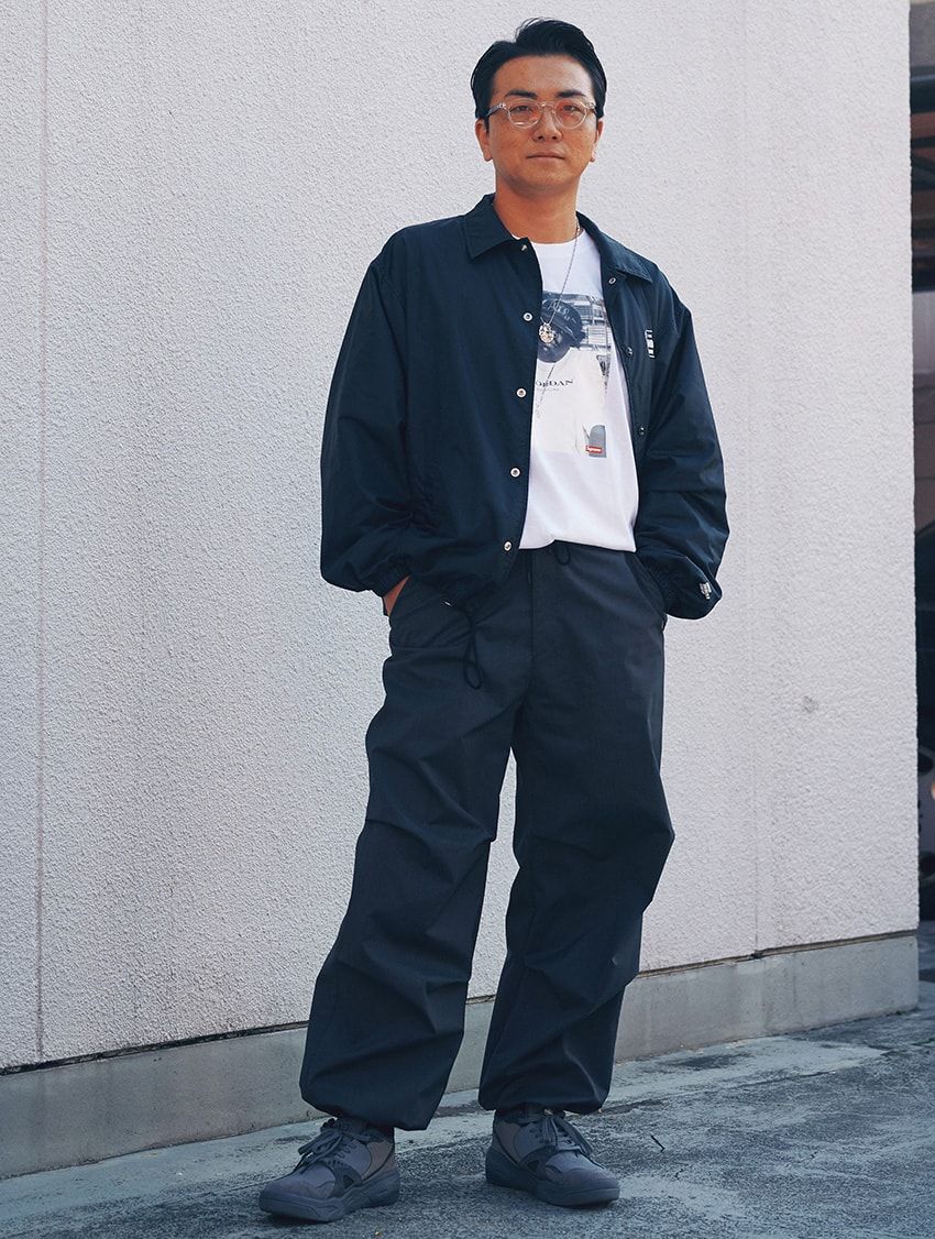 人気と安定感が抜群！全身黒から白＆グレーMIXまで、街角のモノトーンコーデをイッキ見！ - 8枚目の画像