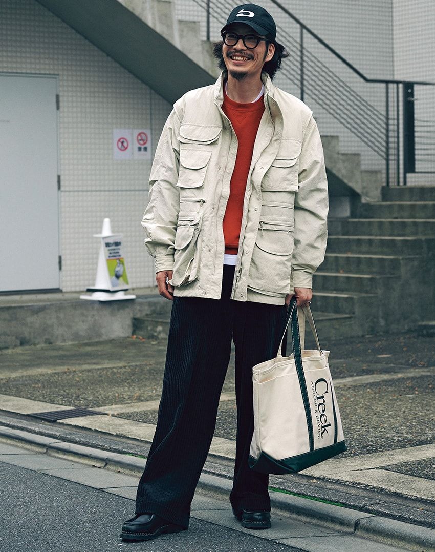 バッグ＝クリーク　ジャケット＝ダイワ ピア39　パンツ＝ユニバーサルプロダクツ