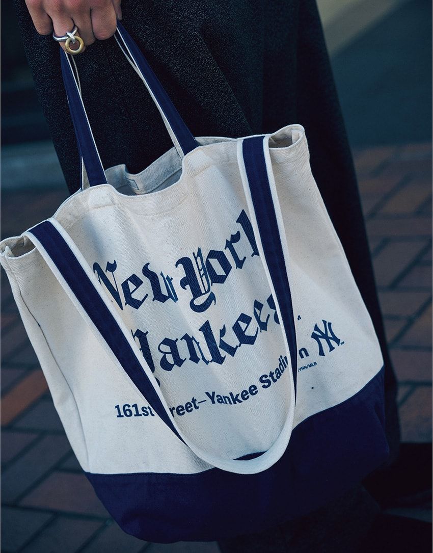 コーデの味付けにもなるグラフィックトートで“好き”を表現！思わず聞いた「それ、どこの？」 - 4枚目の画像