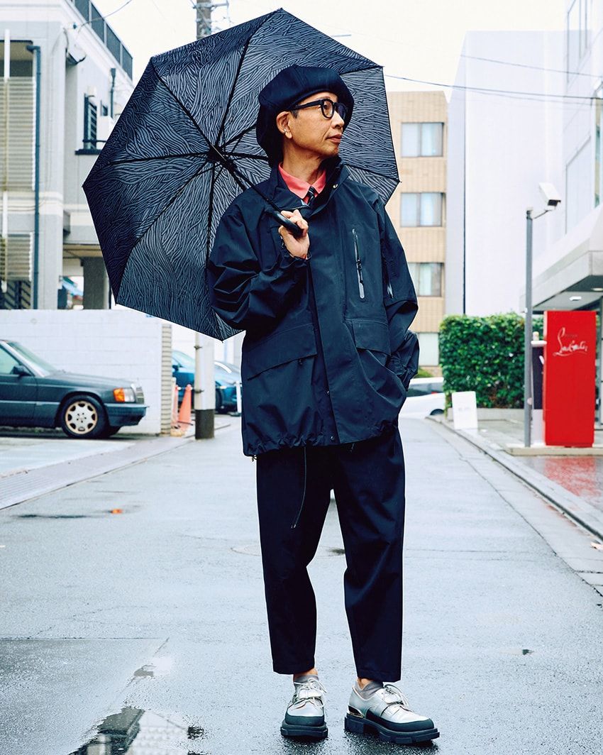 ジャケット＝キャプテン サンシャイン × ゴールドウイン × バトナー　パンツ＝カラー　スニーカー＝ボース