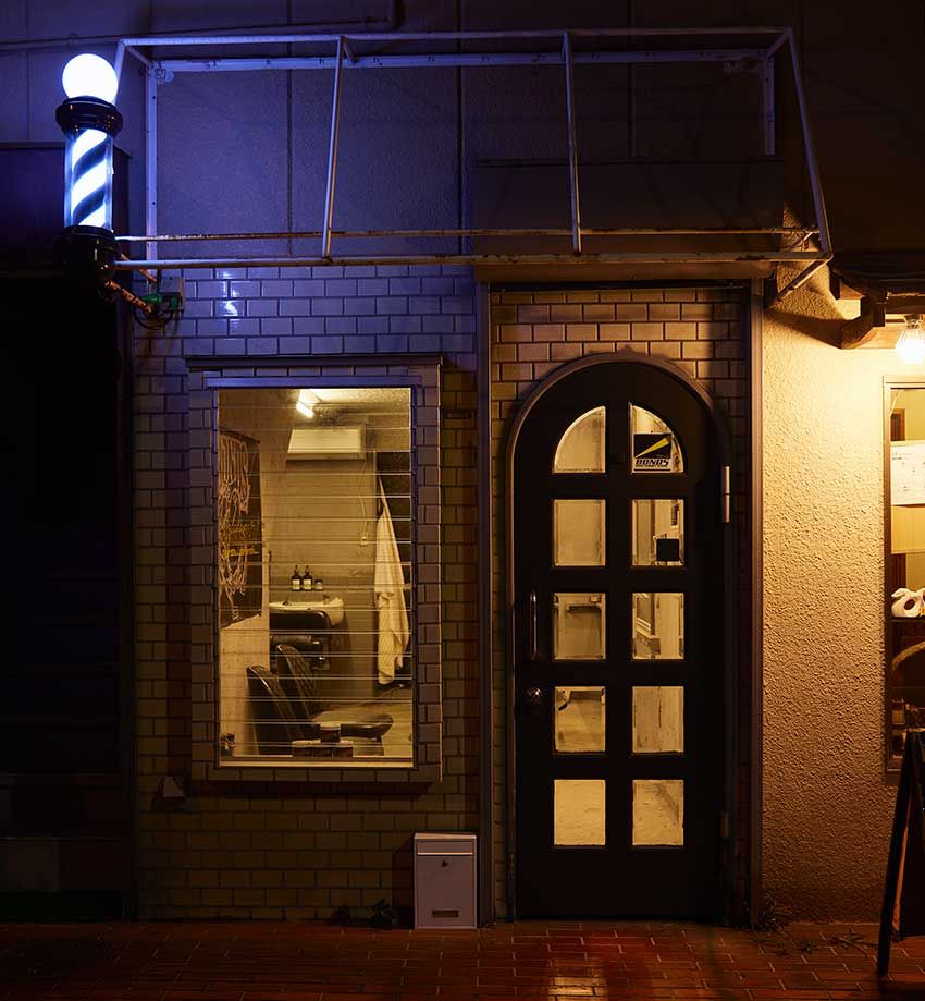 「逮捕されても悔いはない」。人助けに命を賭ける理髪店オーナー（38歳）、“二刀流”の生き方 - 10枚目の画像