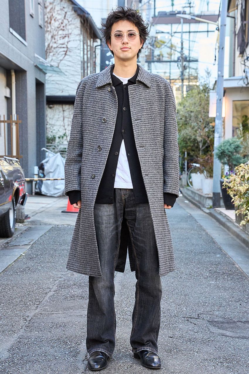 最高コンビ「細めのリーバイス×ロングコート」。街で見つけた“きれいめデニムコーデ”3選 - 3枚目の画像