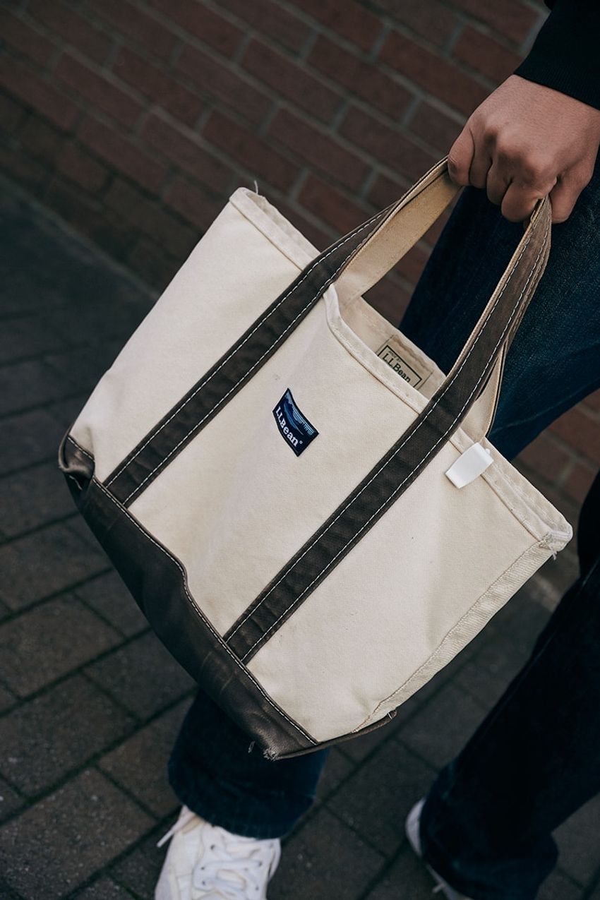 春も“黒カーディガン”があればいい！ 1枚羽織るだけで落ち着きを手に入れた3名 - 5枚目の画像