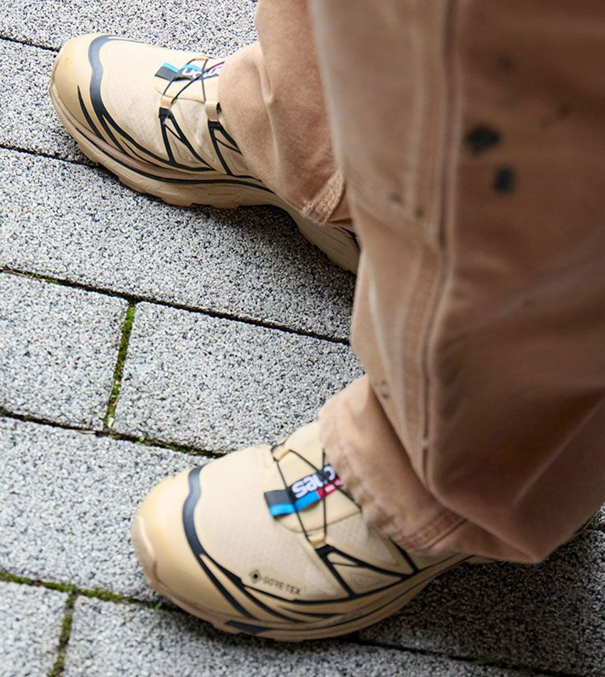 人気右肩上がり！「サロモン」のテックスニーカー、ファッション業界人はどう合わせた？ - 1枚目の画像