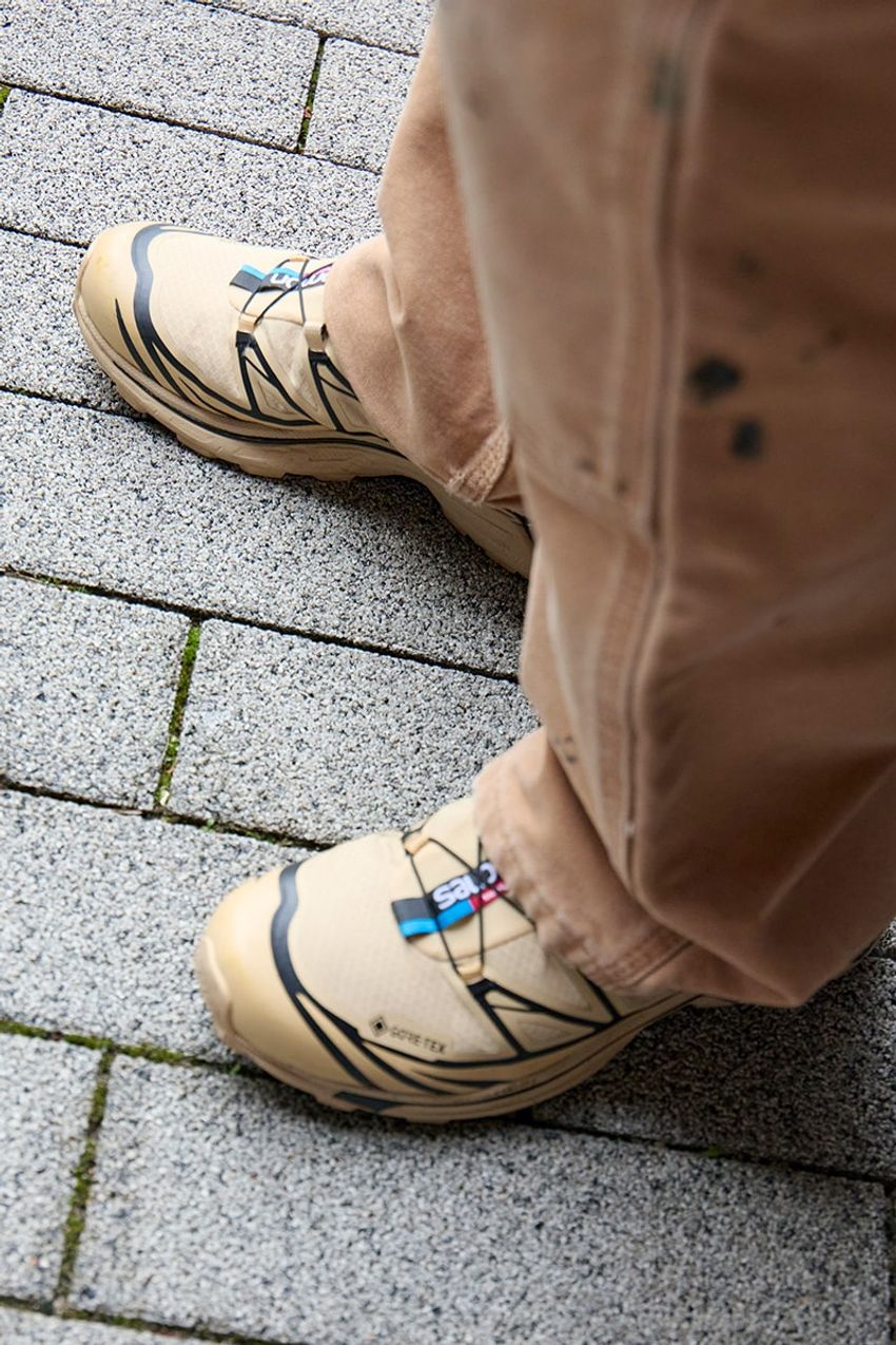 人気右肩上がり！「サロモン」のテックスニーカー、ファッション業界人はどう合わせた？ - 3枚目の画像