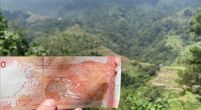 20ペソ紙幣に『Banaue Rice Terraces UNESCO World Heritage Site』の文字と景色が描かれている。