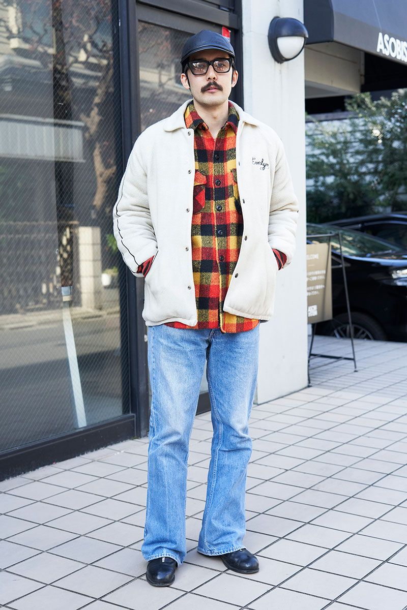 ブルゾン、シャツ、帽子、眼鏡＝すべて古着　デニム＝ザホリックヴィンテージ　シューズ＝グイディ  