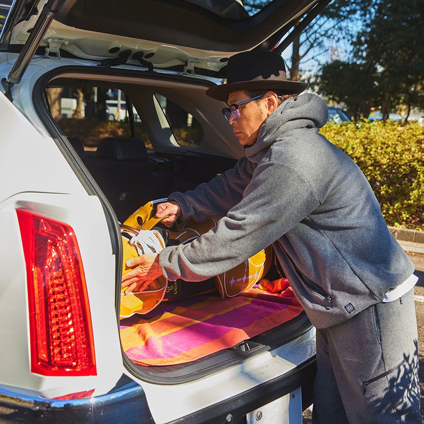 トランクに常に積んでいるのはゴルフバッグ。「広いのでゴルフバッグは3つ4つ、余裕で入りますよ」。