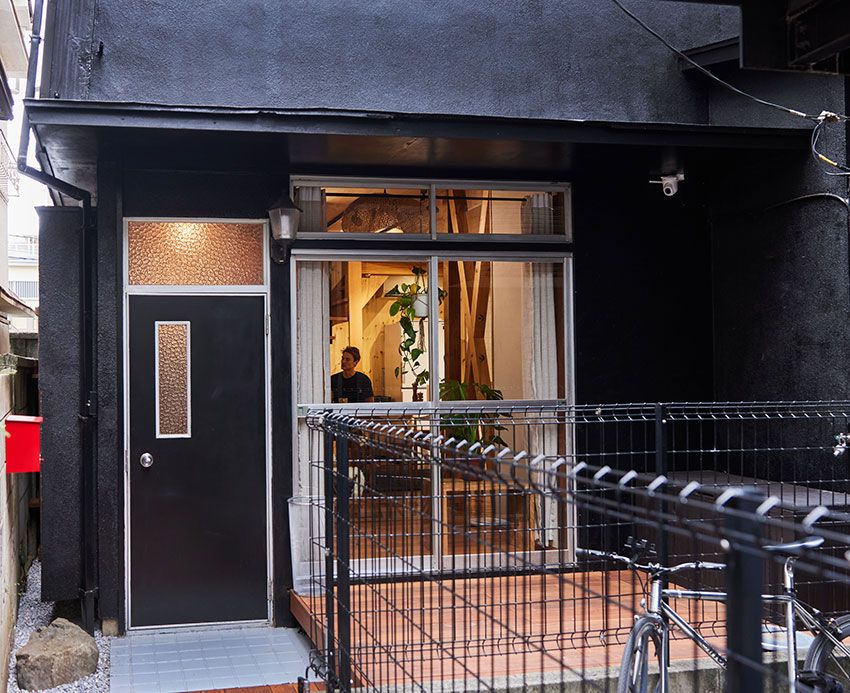 写真はすべて2024年夏に手掛けた築50年超えの中野の物件にて。