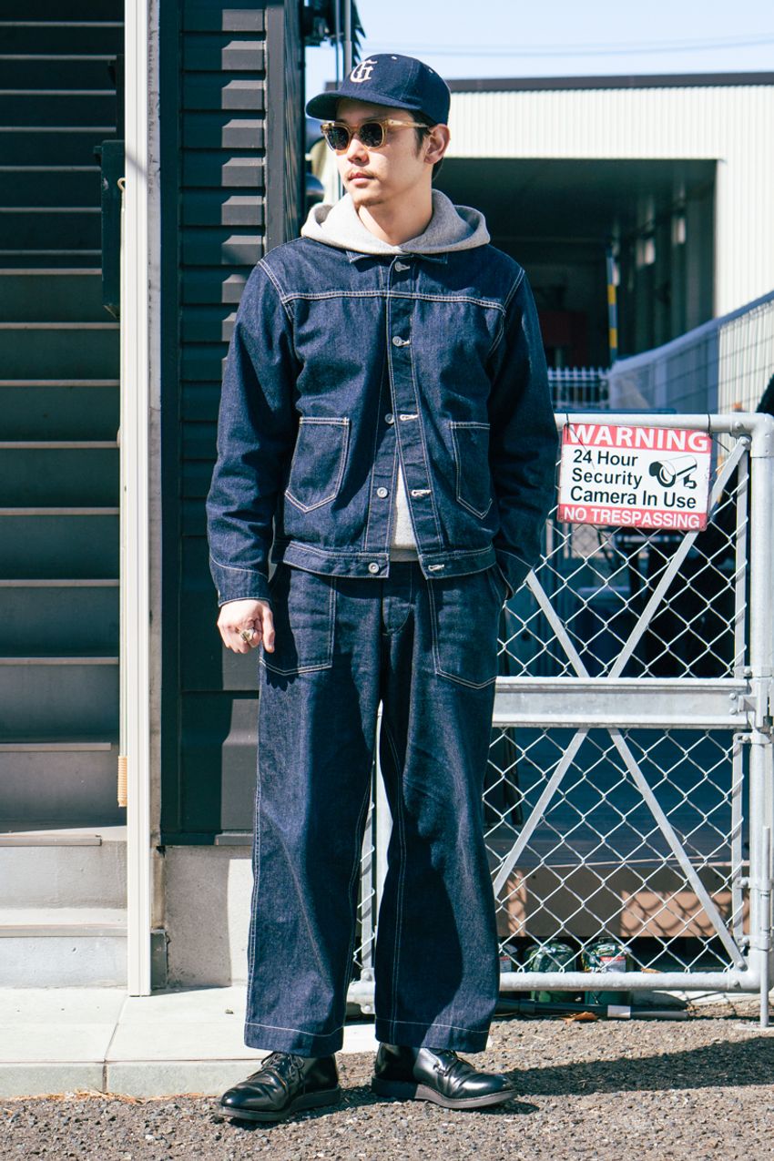 【2025年最新版】春のデニムスタイルを街角スナップで！愛用ブランドはリーバイス、リーetc. - 2枚目の画像