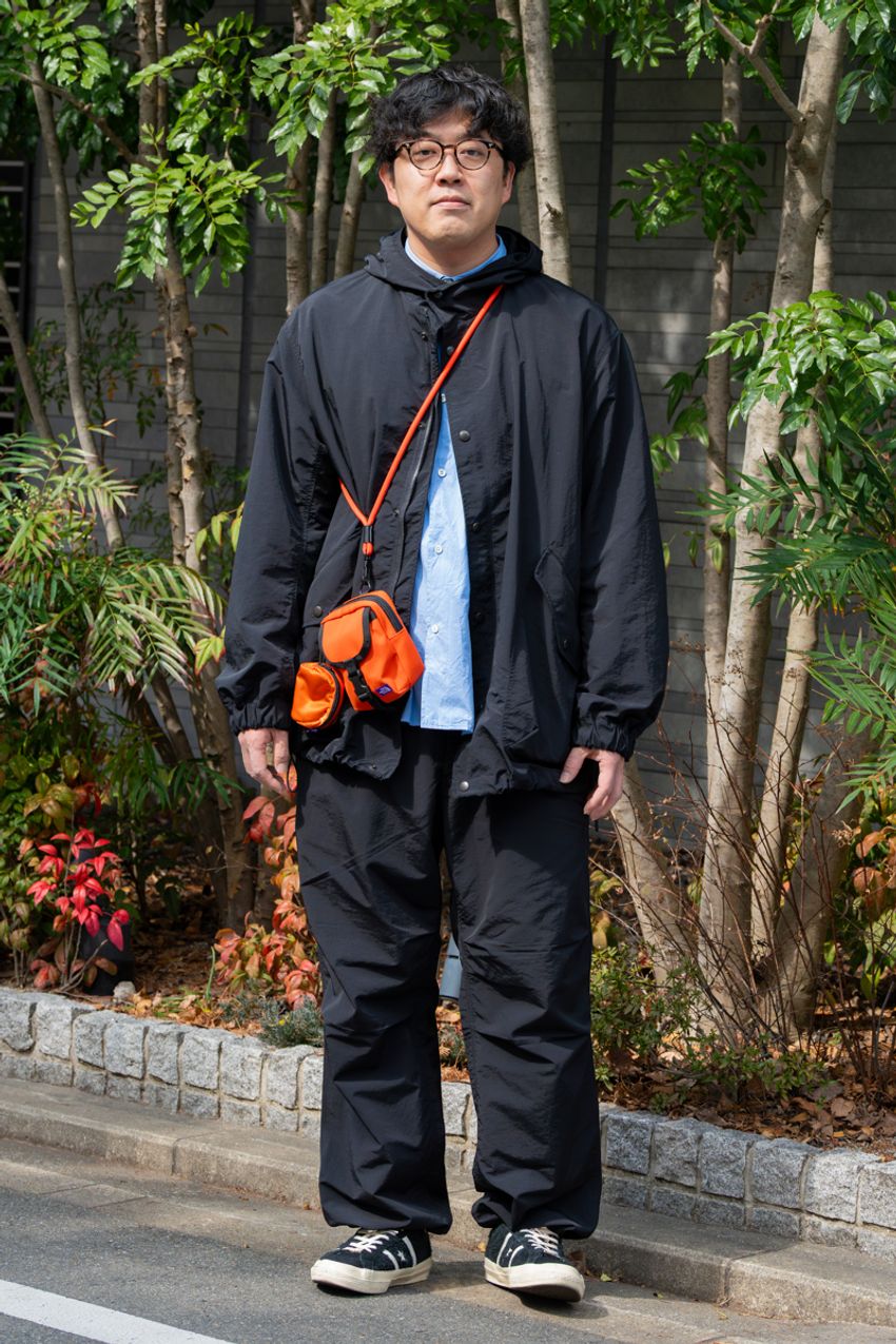 鉄板ワンツーコーデ「黒アウター＋黒パンツ」をレイヤーで彩った3人のテクニック - 4枚目の画像