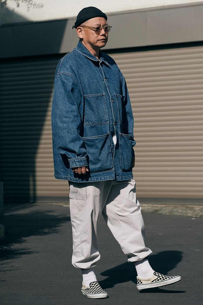カバーオール、キャップ、サングラス＝すべてクーティープロダクションズ　パンツ＝ローカルズ　スニーカー＝ヴァンズ 