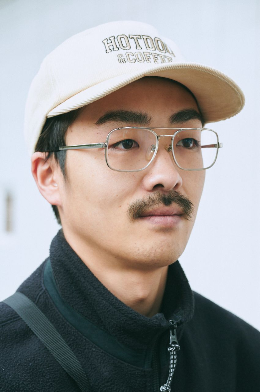 大人の男性に似合うきれいめ“キャップ”コーディネイト。街でキャッチした3人のスナップで検証！ - 3枚目の画像