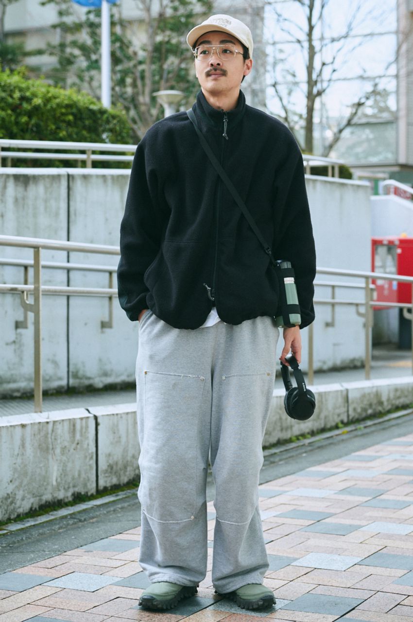 大人の男性に似合うきれいめ“キャップ”コーディネイト。街でキャッチした3人のスナップで検証！ - 2枚目の画像