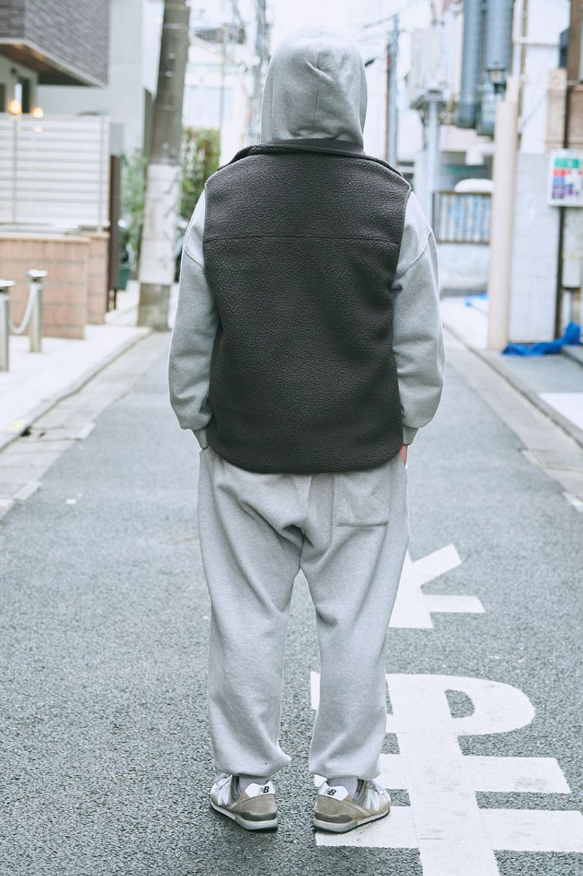 「パーカ」コーデにちょっとした変化を。格好いい大人たちはベストをプラス！ - 7枚目の画像