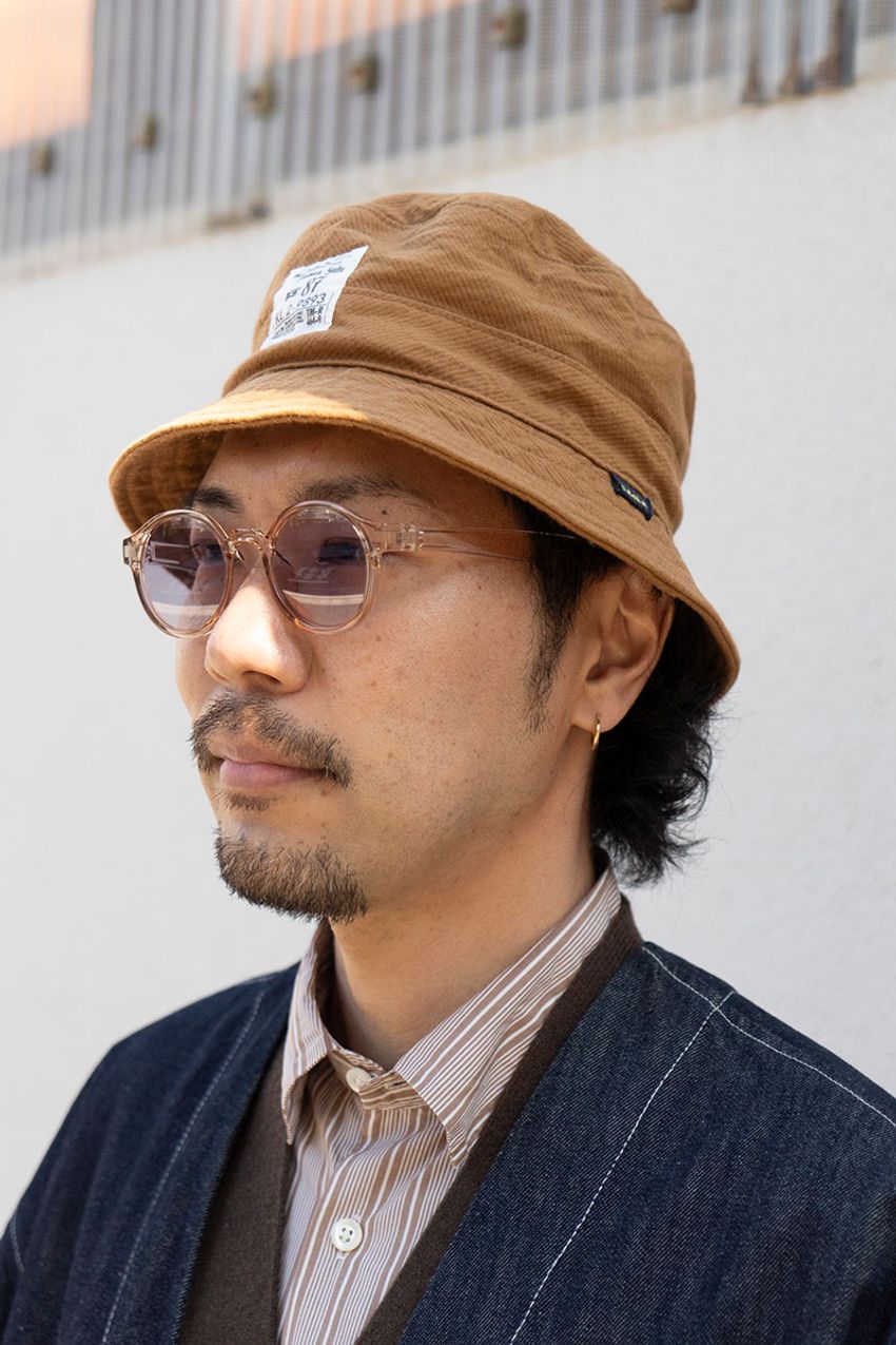 春の街角に増殖中！大人のバケットハットコーデ3選。愛用ブランドはヘリーハンセン、カシラetc. - 6枚目の画像