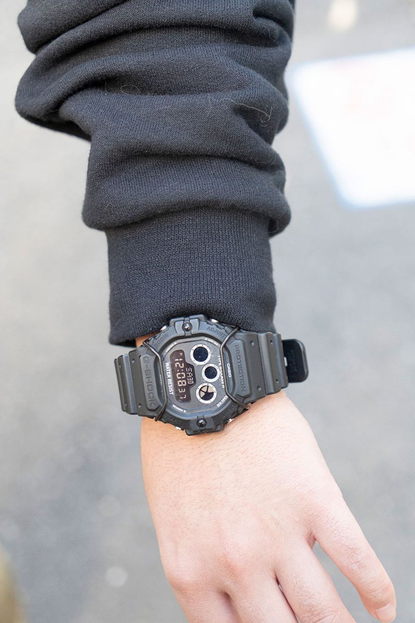 永世定番・ベージュの「チノパン」をはきこなす3人をスナップ！レッドキャップ、ディッキーズetc. - 10枚目の画像