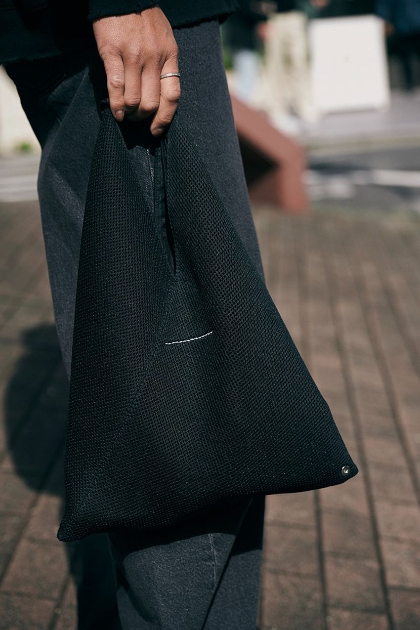 シンプルな“ワンツーコーデ”。洒落る秘訣はサイジング、色、小物にあり！3人のスタイル好例を公開 - 6枚目の画像