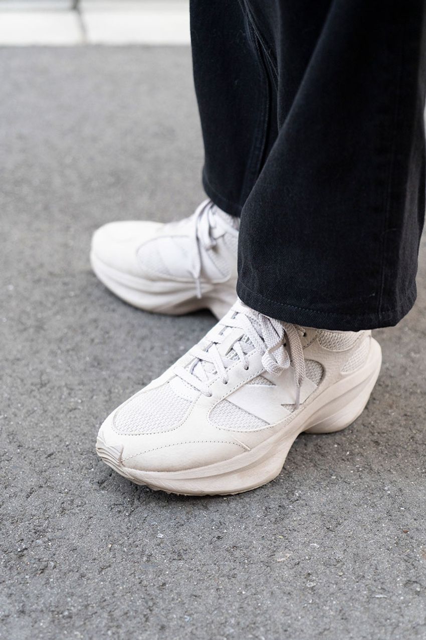 いつものコーデに羽織るだけでサマになる！「テアトラ」のコートを味方にした3名をスナップ - 7枚目の画像