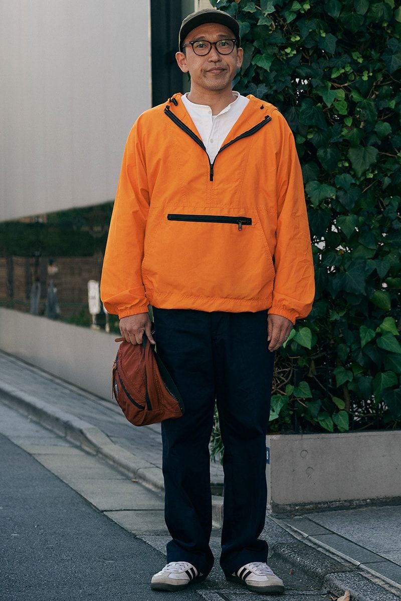 プルオーバー＝ウールリッチ　パンツ＝古着　スニーカー＝アディダス オリジナルス