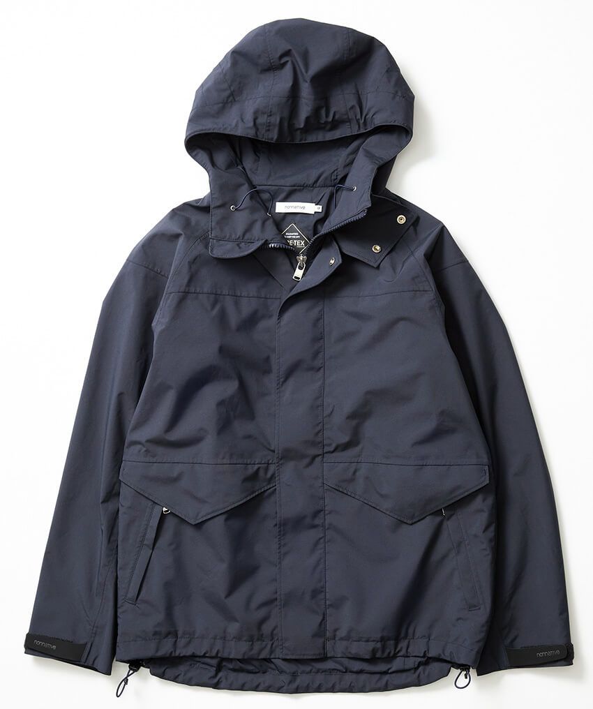 パーカ13万680円／ノンネイティブ ショップ　03-5990-4720