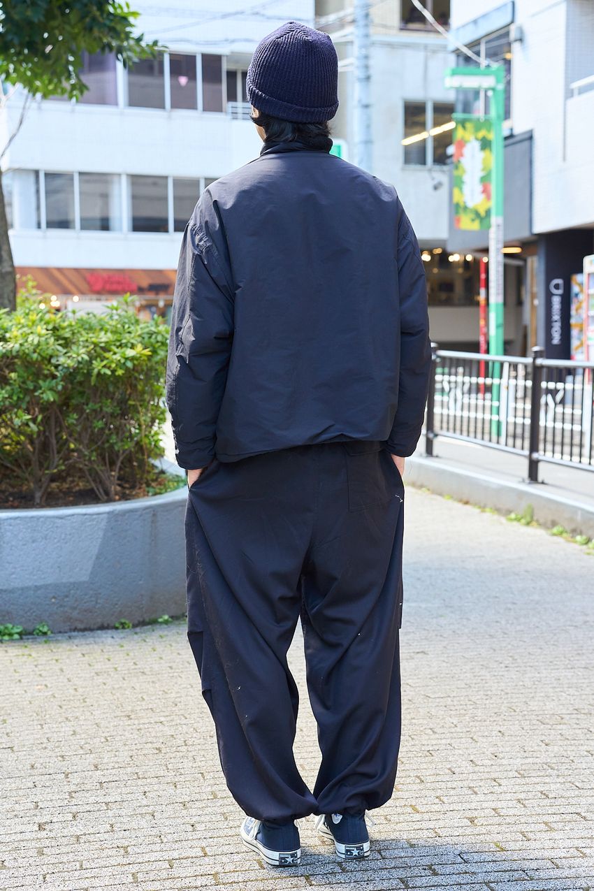 春のダークトーンコーデの正解例をスナップで。「普通スタイル、どう差をつける？」街角3名の答えは…… - 6枚目の画像