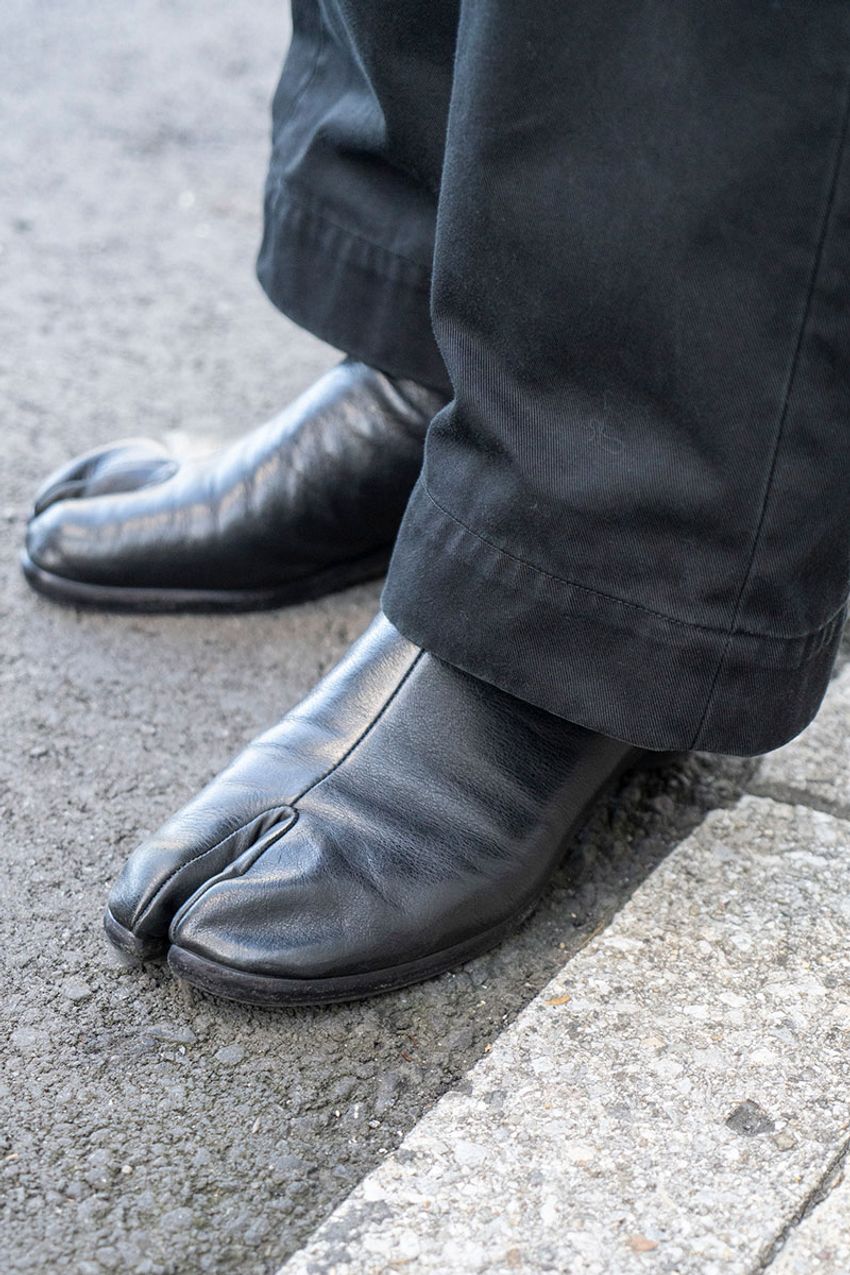 モードの雄「メゾン マルジェラ」。“これ見よがし”じゃなくコーデに取り入れた3名の洒落者たち - 6枚目の画像