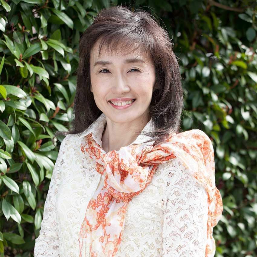 菊池真由子さん●管理栄養士・健康運動指導士・NR・サプリメントアドバイザー　大阪大学健康体育部（現・保健センター）を退職後、在阪プロ野球団や国立循環器病センター集団検診部（現・予防検診部）を経て厚生労働省認定健康増進施設のフィットネスクラブにて、ダイエットや生活習慣病対策・予防、運動療法など健康づくりの栄養相談を担当。著書に『1週間で勝手に-10歳若返る体になるすごい方法』『図解　食べれば食べるほど若くなる法』『図解 食べても食べても太らない法』など多数。