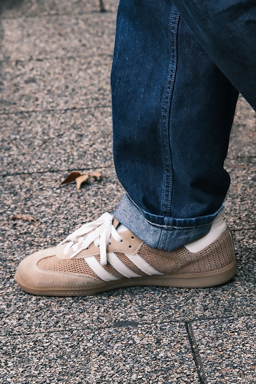 街行く洒落た大人たちは“シャツ”をどう着てる？春コーデで使うときにはコレを見て！ - 7枚目の画像