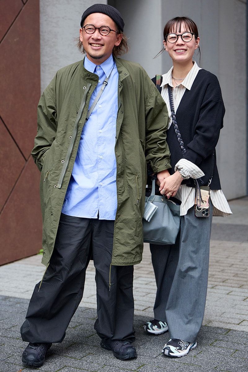 コート=シップス シャツ=フリークス ストア パンツ=ユニクロ スニーカー=サロモン