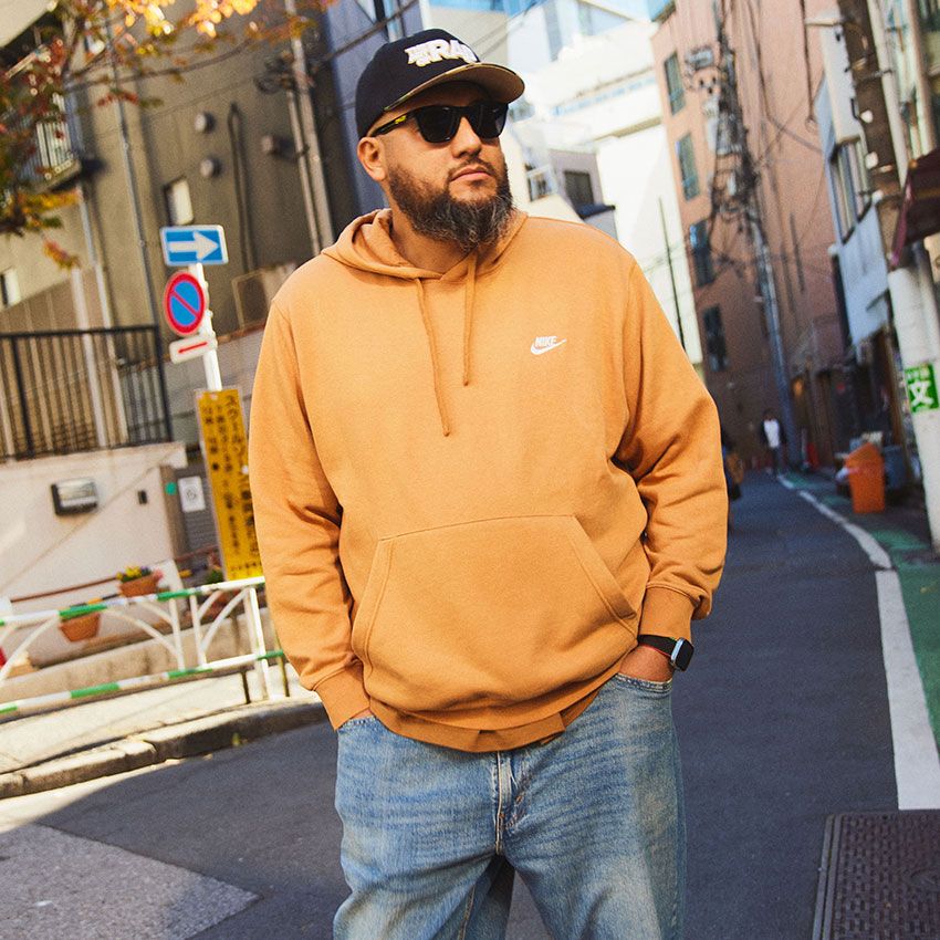 ショットガンダンディ（ShotGunDandy）●HIPHOP翻訳家。幼少期から沖縄で育ったマルチリンガルのアメリカ人。HIPHOPの深い知識を活かして楽曲の和訳やスラング、メッセージやリリックの意味などをYouTubeなどで解説し話題を呼んでいる。ビートサンプラーバトル「King of Flip 2023」ではベスト4入り。Instagram：@shotgundandy X：@ShotGunDandymk3