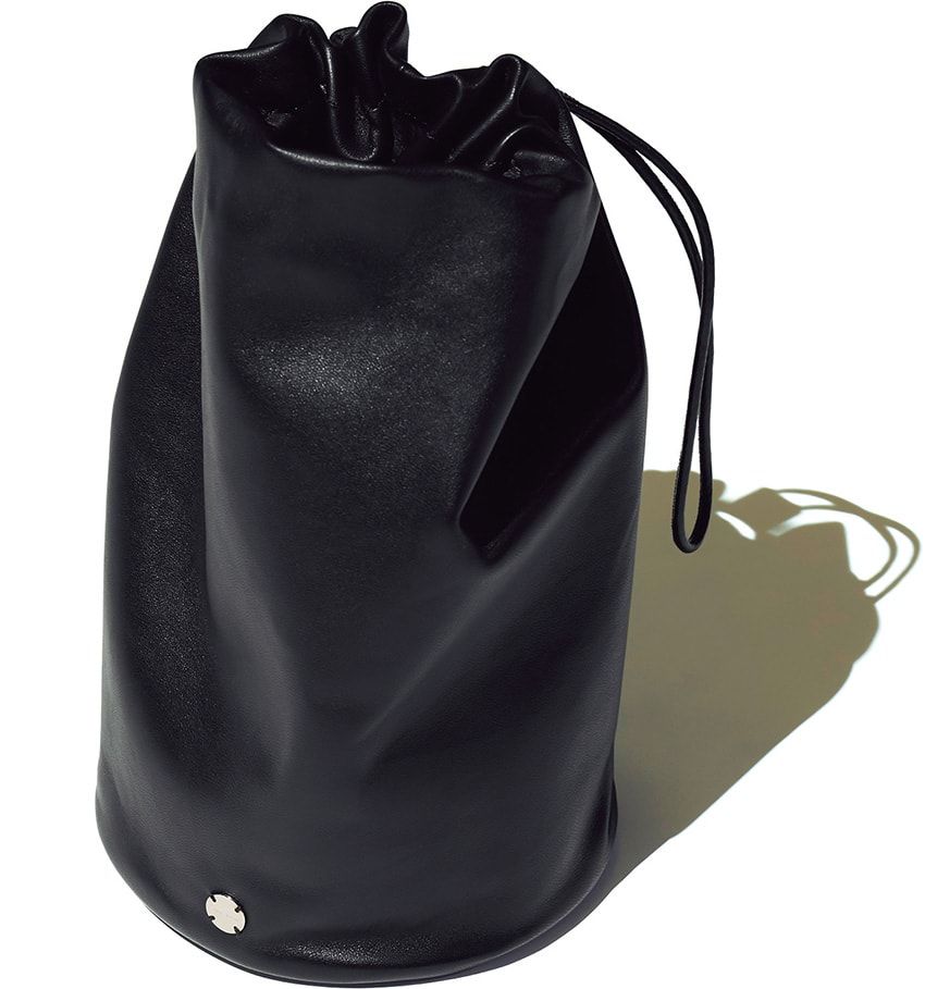 ネックレスは「エルメス」を愛用！ザ・デイ 河内直哉さんの“黒コーデに寄り添う”小物集 - 6枚目の画像