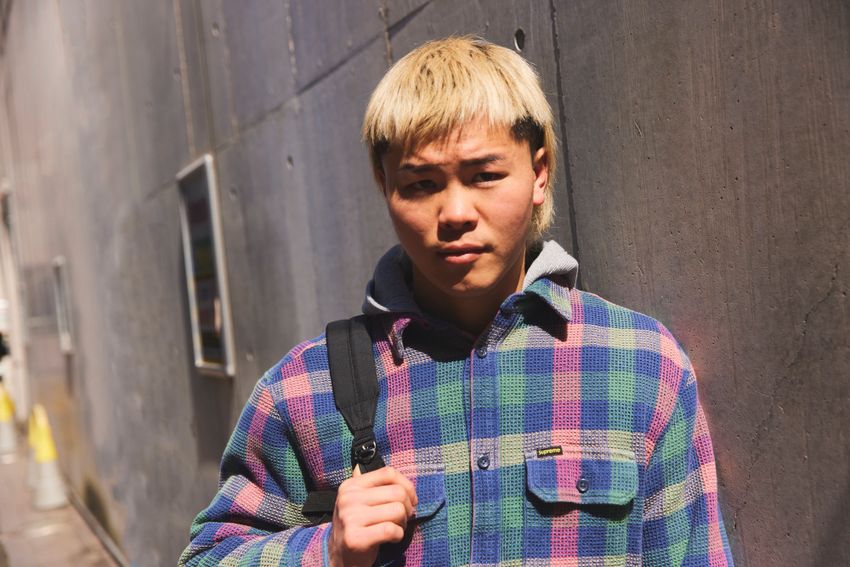 「私服見せてください」那須川天心に突撃パパラッチ！古着デニム、クロムハーツ仕様のスニーカーを愛用中だった - 37枚目の画像