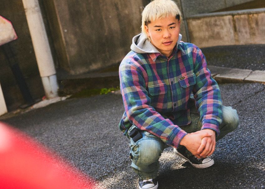 「私服見せてください」那須川天心に突撃パパラッチ！古着デニム、クロムハーツ仕様のスニーカーを愛用中だった - 31枚目の画像