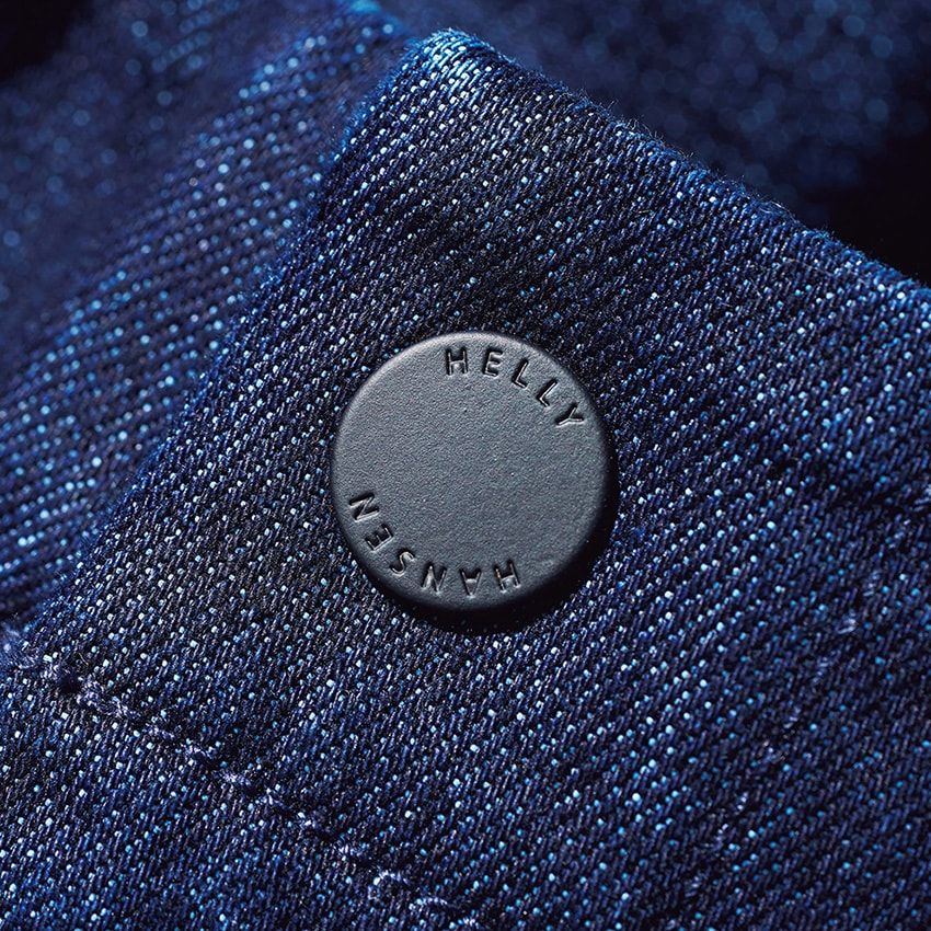 見た目は綿100%な漂着ゴミ素材！ヘリーハンセンによる海に優しいデニムは速乾性と伸縮性も - 1枚目の画像