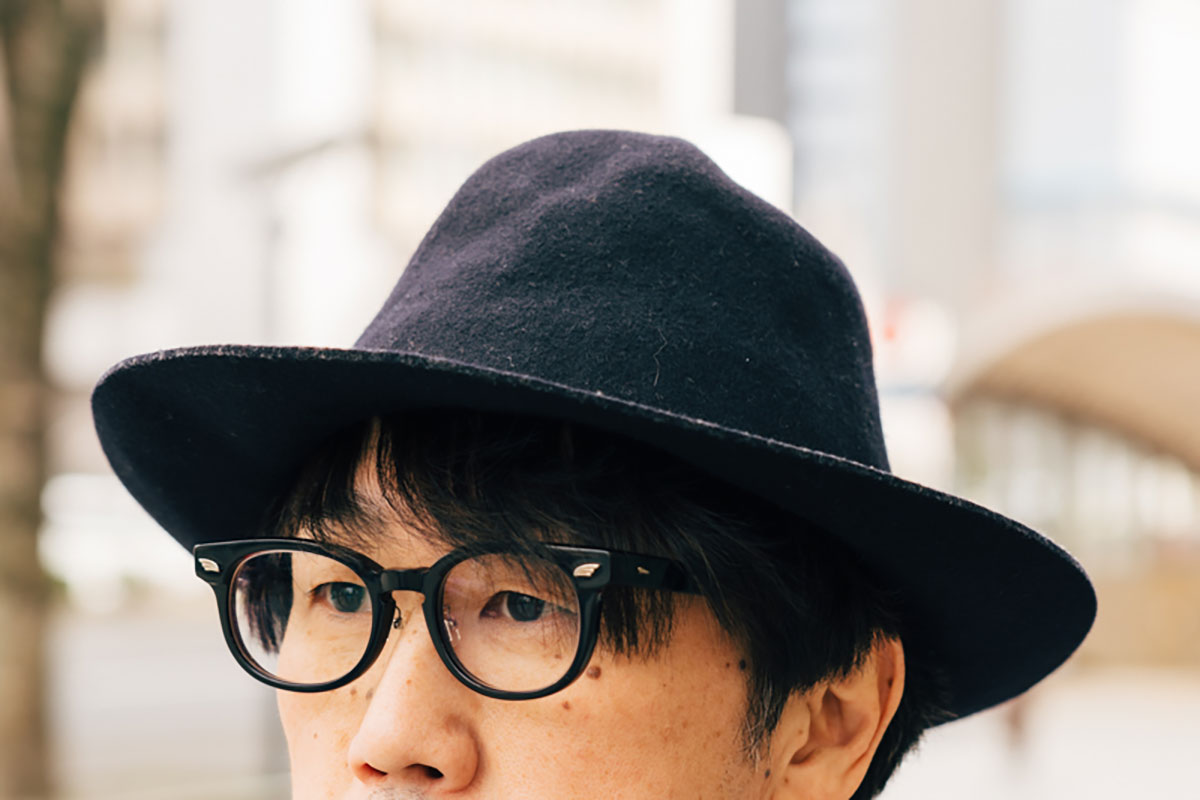 洒落た大人たちの“ハット”スタイル3選をスナップで。コーデの“締め”にもアクセントにも!